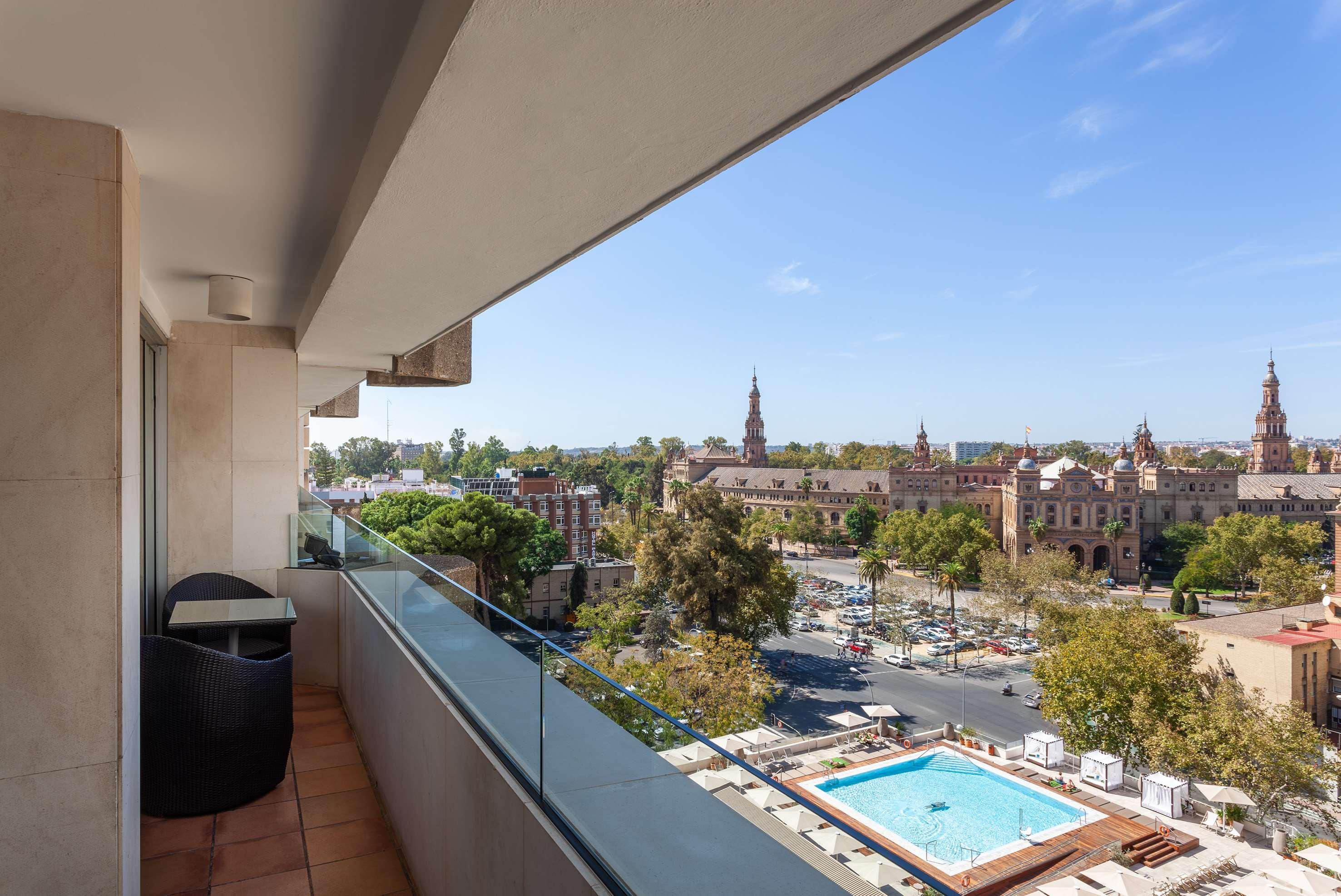 The Level At Melia Sevilla Luaran gambar