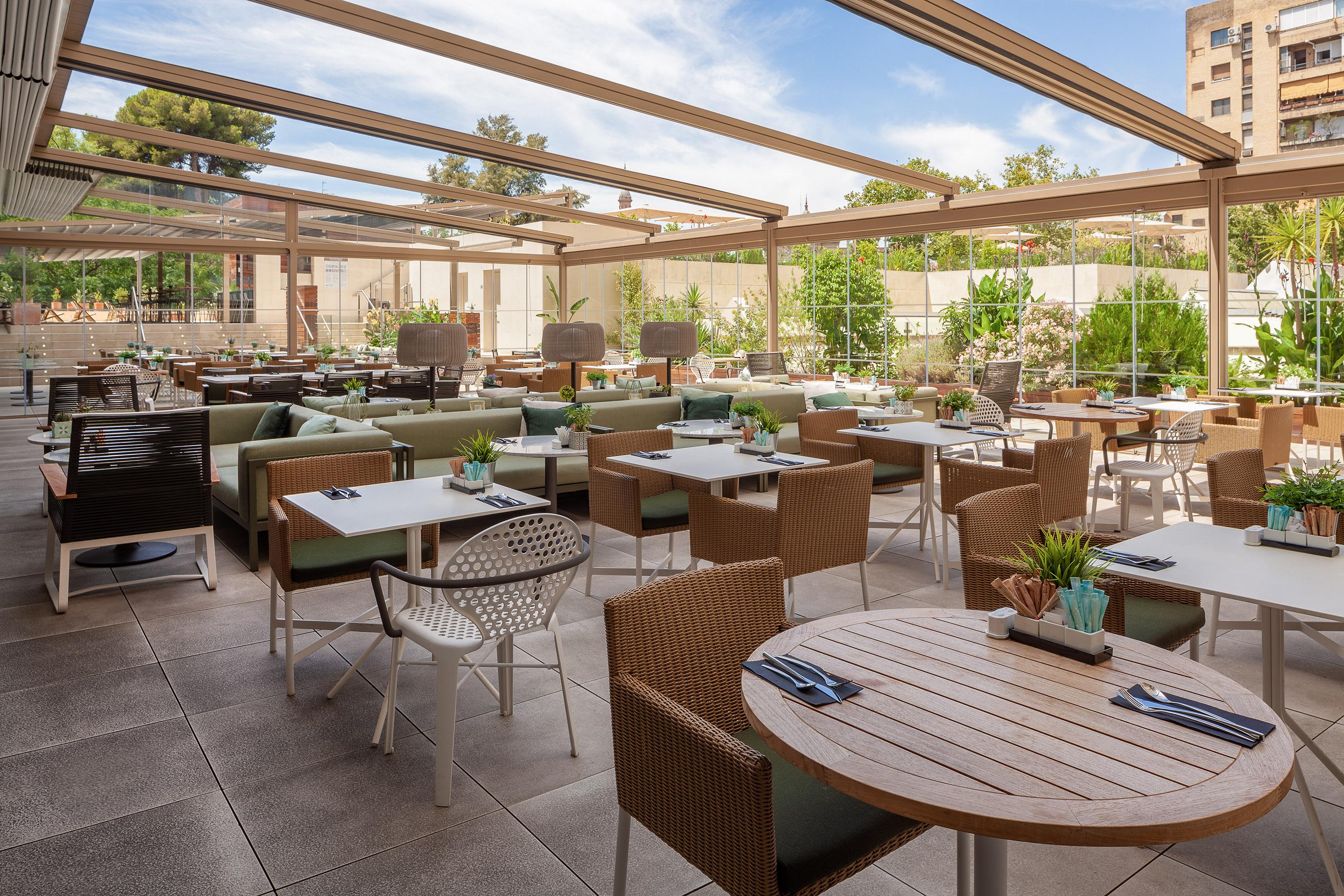 The Level At Melia Sevilla Luaran gambar